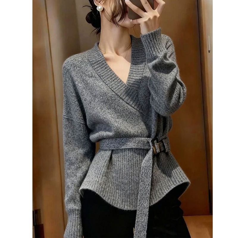 Korean Style Gray V-Neck Long-Sleeved Knitwear for Women in Autumn and Winter Loose Lazy Waist Knitwear with Bottoming Top