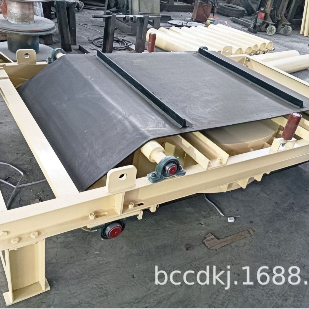 RCDD自卸式电磁除铁器干式矿用强磁输送带输料除铁设备安全可靠