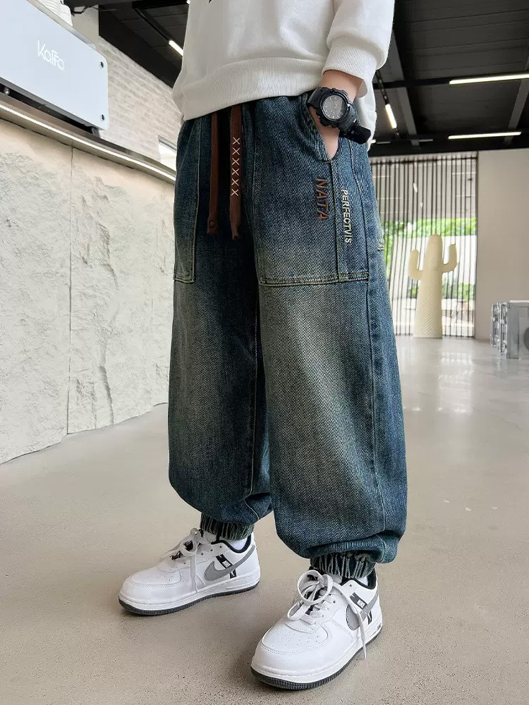 男の子用デニムパンツ 春秋2025 子供用パンツ 裏起毛 大きめサイズ ゆったりストレートパンツ 男の子 韓国風 人気ブランド