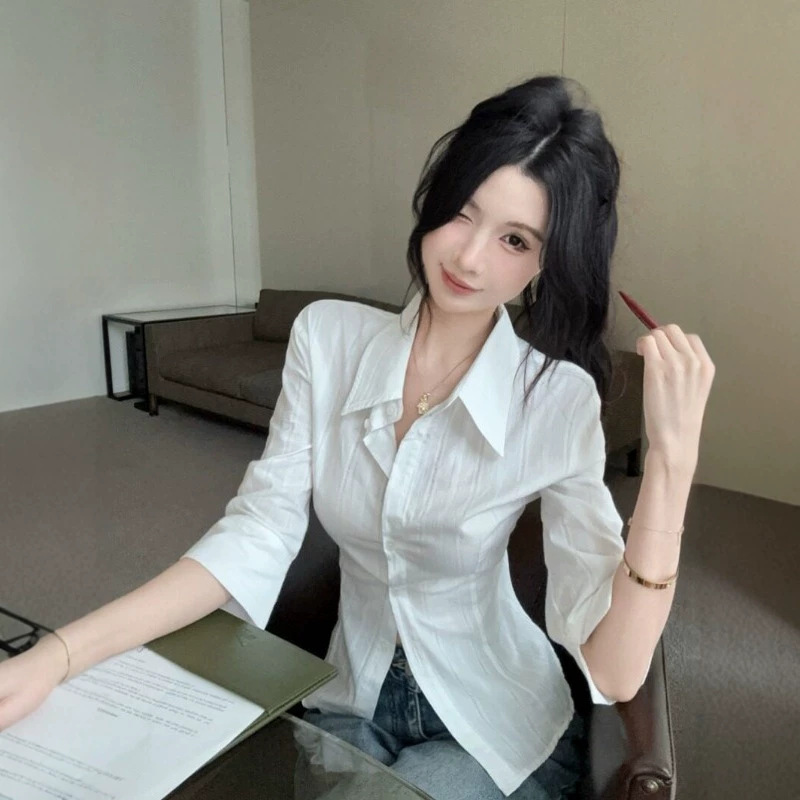 Old Money Style White Mid-Sleeve Shirt for Women, New Summer Model, Relaxed Fit, Slim Short Waist-Cinching Top, Trendy Old Money Style White Mid-Sleeve Shirt for Women, New Summer Model, Relaxed Fit, Slim Short Waist-Cinching Top, Trendy
