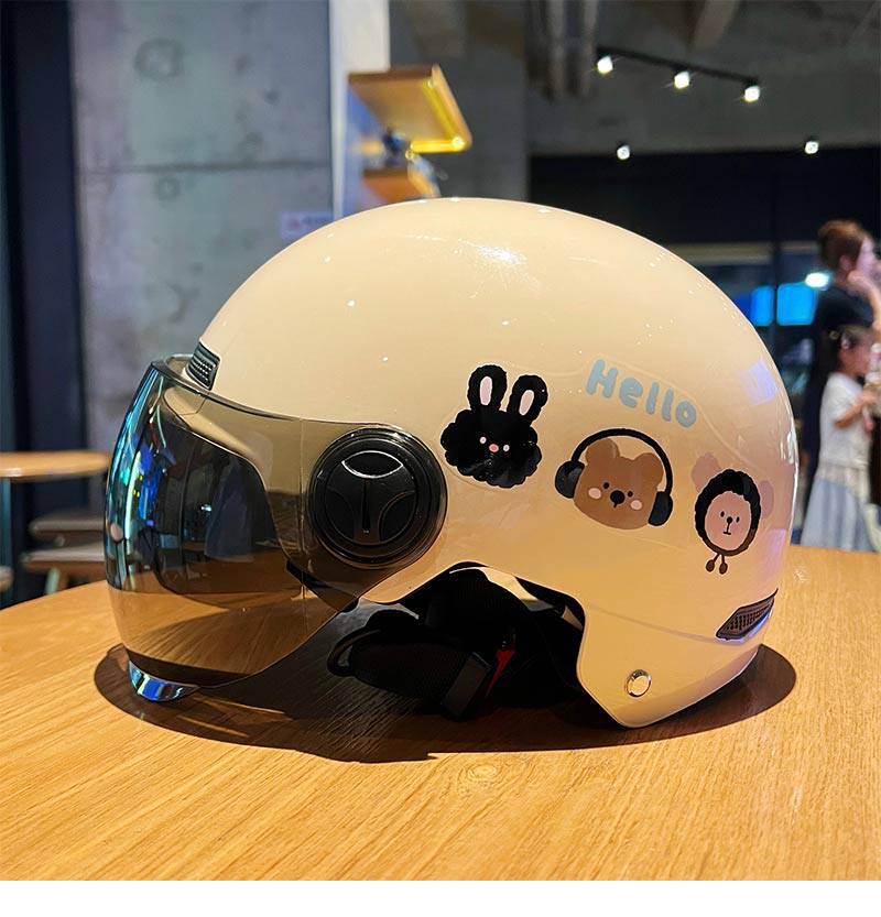 Cute Cartoon-Style Motorcycle Helmet for Women, New National Standard 3C Certified, Simple Design, Sun Protection