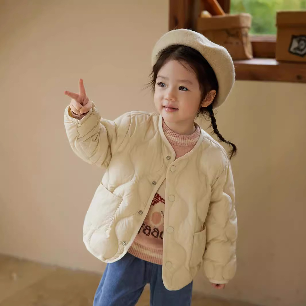 Niñas ligero Faux abajo chaqueta 2023 otoño nuevo bebé niñas abrigo corto de los niños estilo occidental color sólido superior