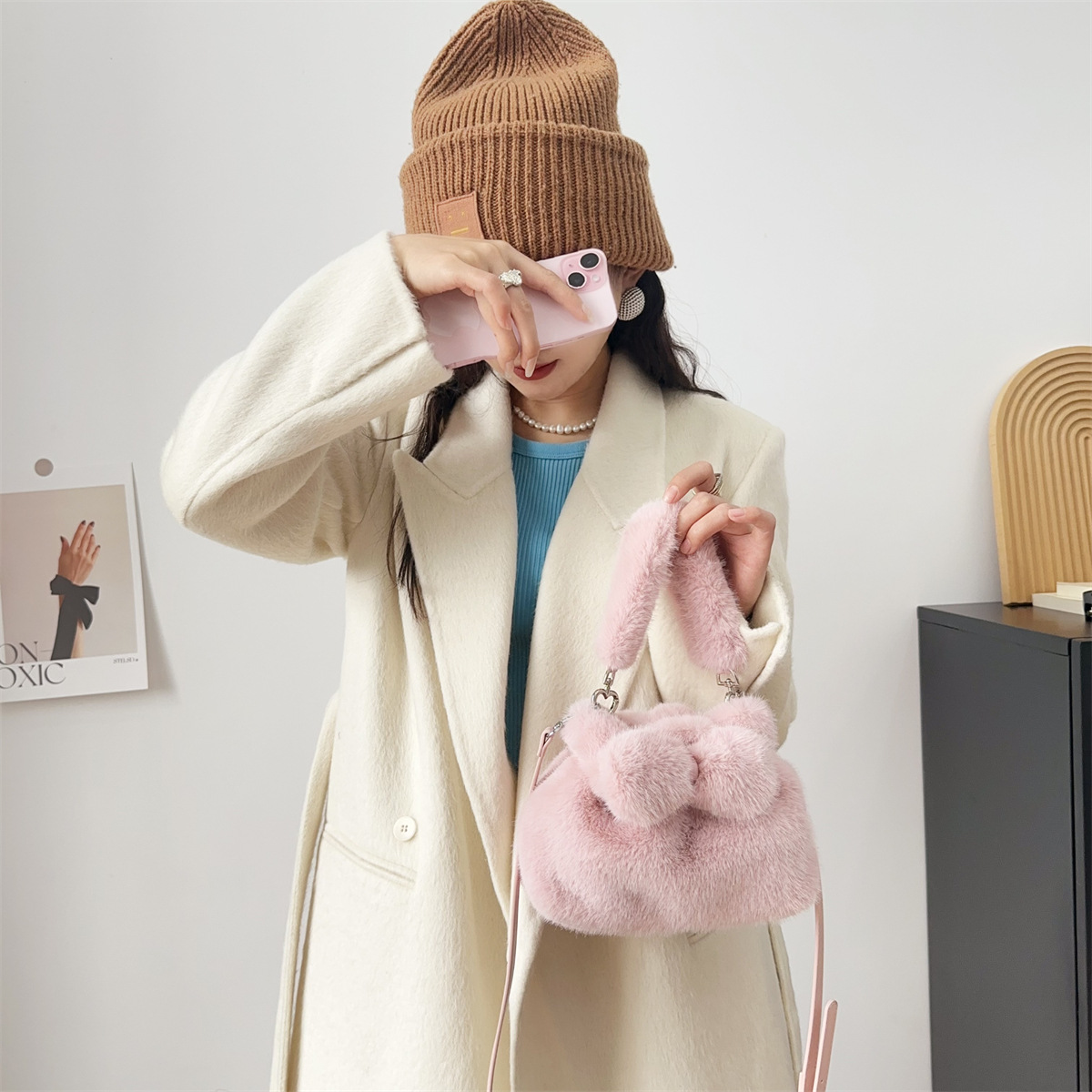 Shoulder Bag, New Plush Handbag For Autumn And Winter 2024, Fashionable And Popular Bow-knot Versatile Lady's High-end Crossbody Bag._voghion.com