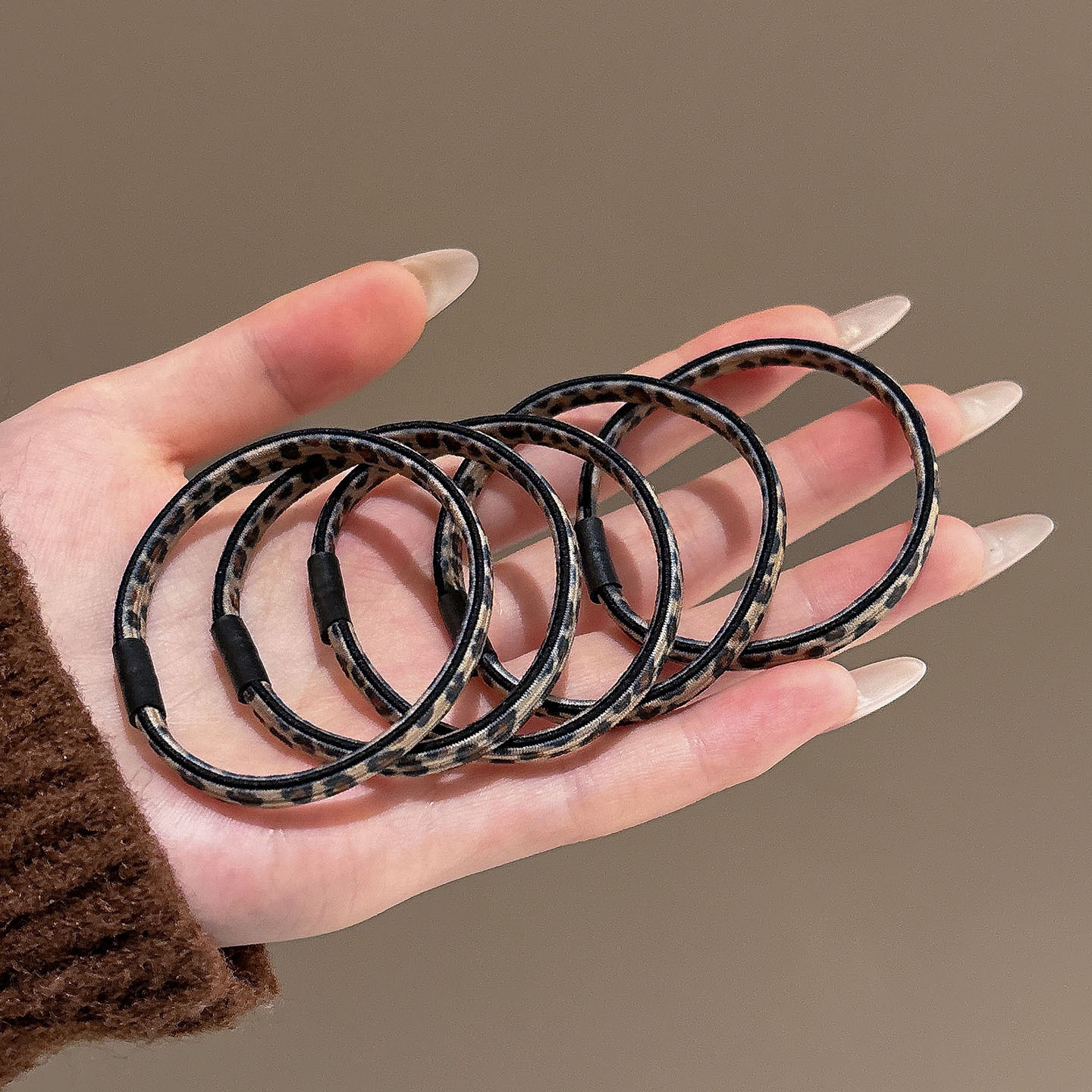 Coletero elástico sencillo de nuevo estilo 2026, banda para el pelo pequeña sin costuras para mujer, suave para el cabello, sujetador de cola de caballo.