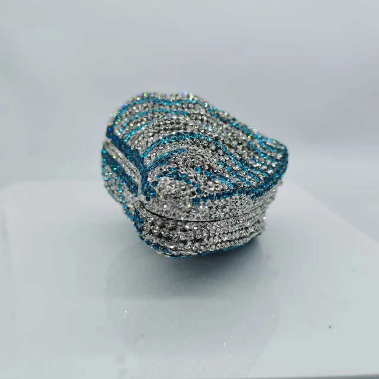 547g Weight Synthetic Leather Lining Material Rhinestone Fashion Element Magnetic Buckle Closure Type / Strap Type Evening Bag Bags Type Holiday, Party Occasion Metal Material Conch Pattern All Seasons Season Women's Gender Elegant Style Other Shape Small Size Metal Conch Rhinestone Evening Bags 7