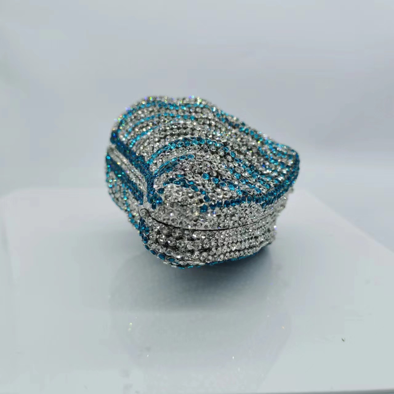 Metal Conch Rhinestone Evening Bags display picture 8