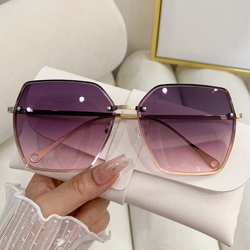 Fashion Gradient Color Pc Polygon Frameless Women's Sunglasses display picture 3