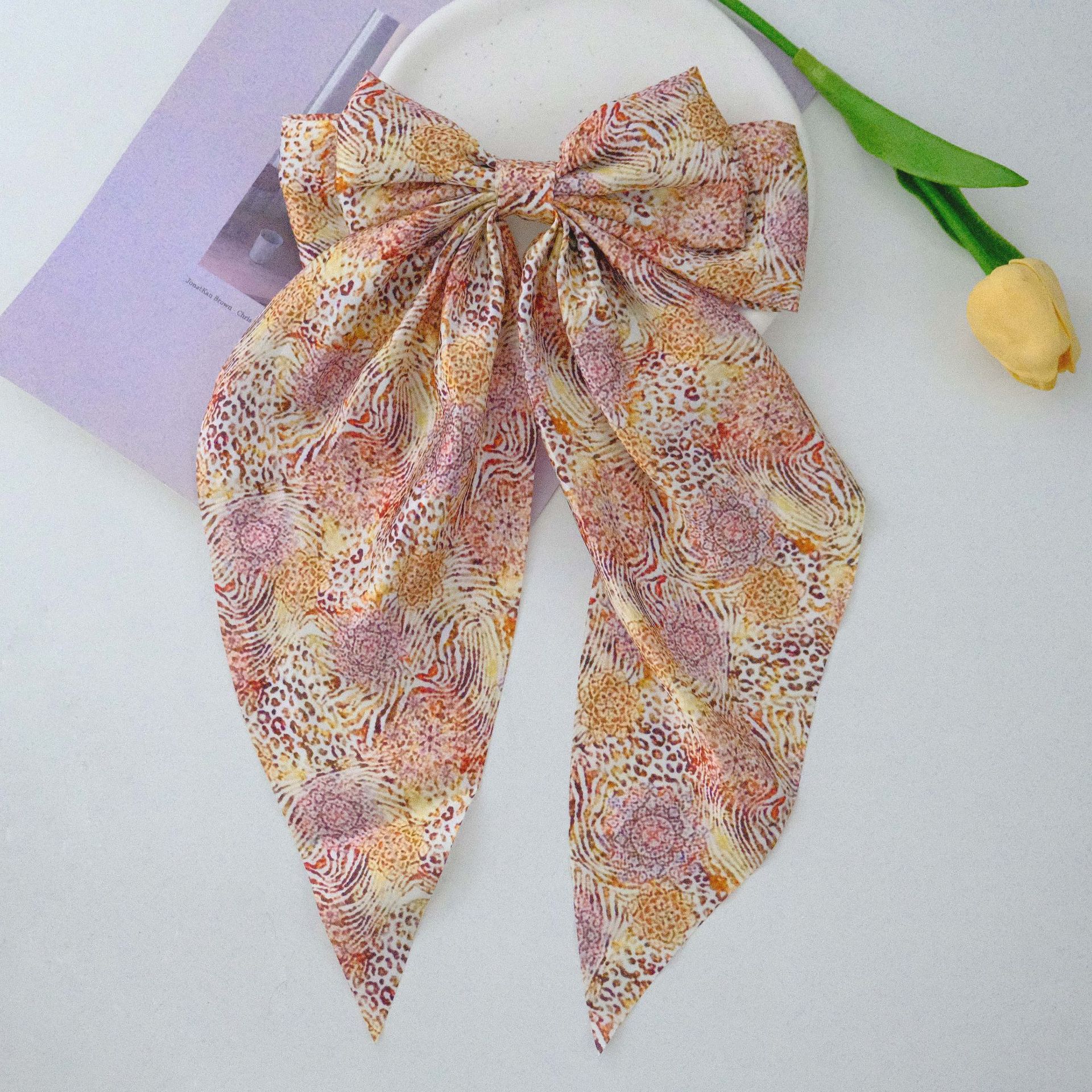 인쇄된 표범 무늬