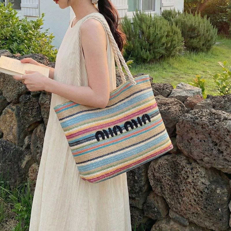 Miu Beach Tote Bag Summer Tote Bag Raffia Shopping Bag Straw Bag Large Capacity Simple Style Shoulder Bag