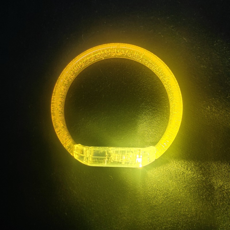 Brazalete luminoso electrónico al por mayor atmósfera de concierto pulsera fluorescente ayuda luz nocturna LED mezcla personalizada
