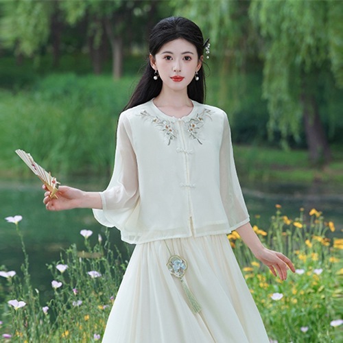 新しい中国風の刺繍入り婦人服、若者向けの改良された漢服のトップスとスカートのスーツ、禅茶芸術の衣装の実物写真|undefined