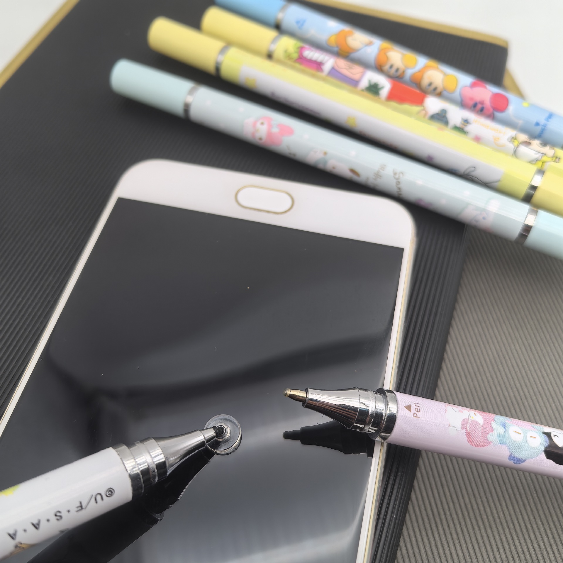 Patrón de dibujos animados personalizado doble cabeza lápiz de disco plástico ventosa lápiz de transferencia térmica publicitaria lápiz de pantalla táctil de capacitancia