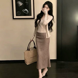 秋季薄款气质温柔风套装系纽扣开衫+吊带背心+波点半身裙女三件套