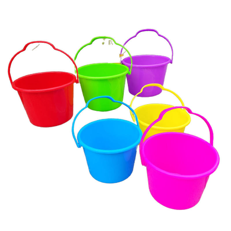 Envío gratuito Cubo de playa para niños pesca individual cubo pequeño arte pluma Cubo de lavado Cubo de juguete de plástico para niños fabricante