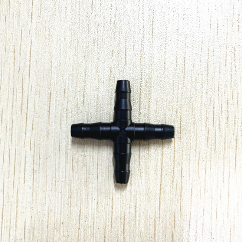 4 / 7 capilar cuatro conexiones de micro-rociado por goteo de riego por pulverización 47 conectores capilares accesorios de jardinería balcón