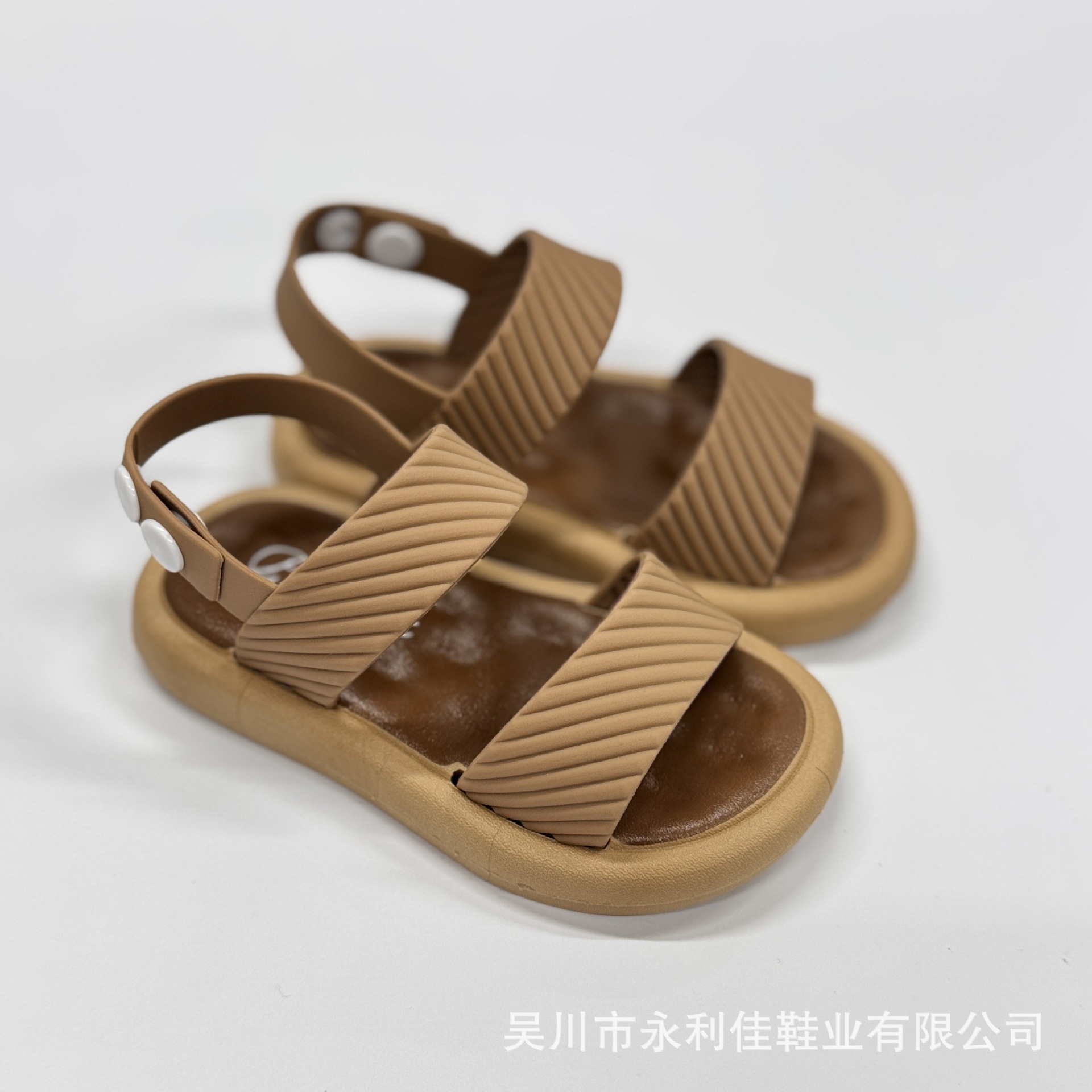 Fábrica fría de sandalias antideslizantes de fondo suave proveedor directo de electricidad de comercio exterior nuevo niño pequeño y mediano verano