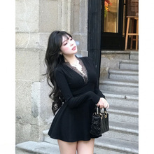 法式大码纯欲V领蕾丝辣妹连衣裙秋冬女秋气质黑色修身小黑裙短裙