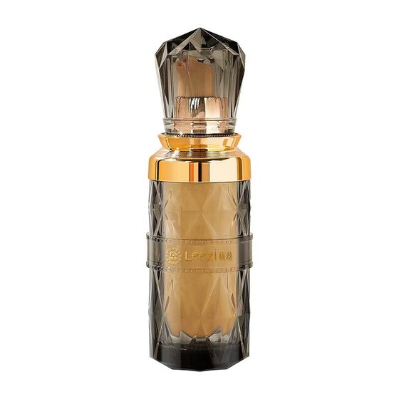 Liz Black Bottle Soft Mist Makeup Foundation Lightweight Moisturizing Powder Long-term Makeup Foundation Concealer Wholesale