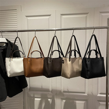 �͹Ŵ���������Ů2026�r�����e���s�μ�б����|�ж���Ůʿ���ذ�