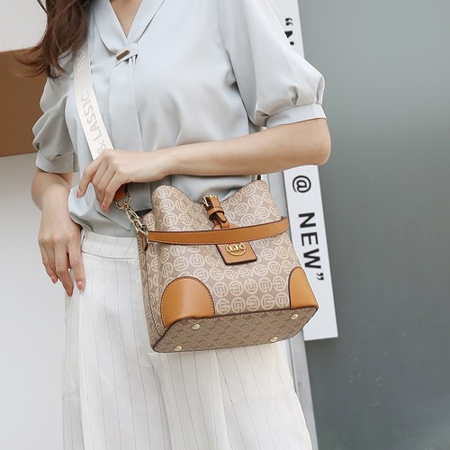  Summer New Arrival Live Streaming Popular Print Large Capacity Water Bucket Bag Handbag for Women PU Color Block Wide Shoulder Crossbody Bag