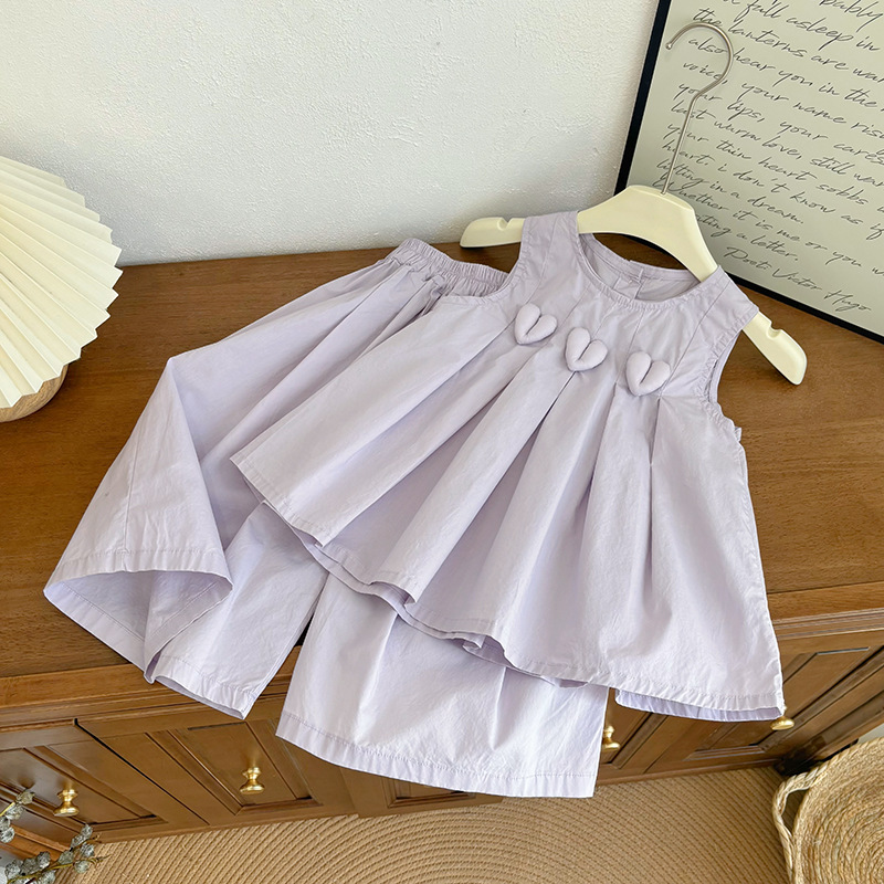 Purple sleeveless suit