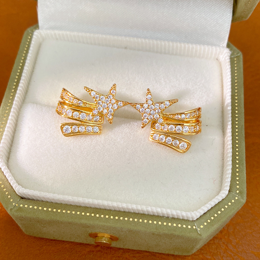Estrellas de piedra de tres capas de orejas para mujeres sin agujeros de orejas temperamento personalizado aretes ligeros de lujo alta sensación de auriculares al por mayor