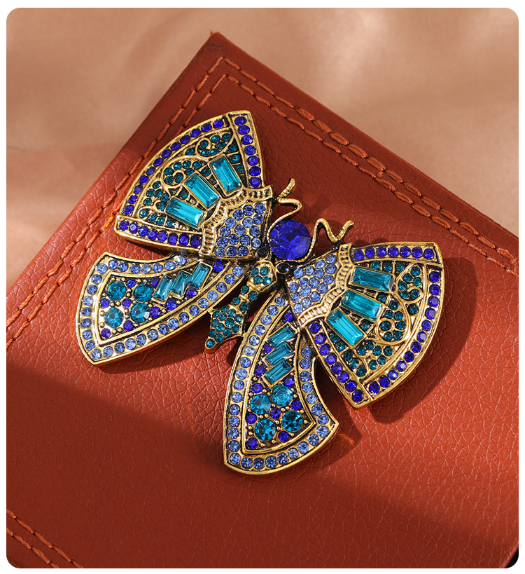 Retro Pin Butterfly Alloy Rhinestone Unisex Brooches display picture 4