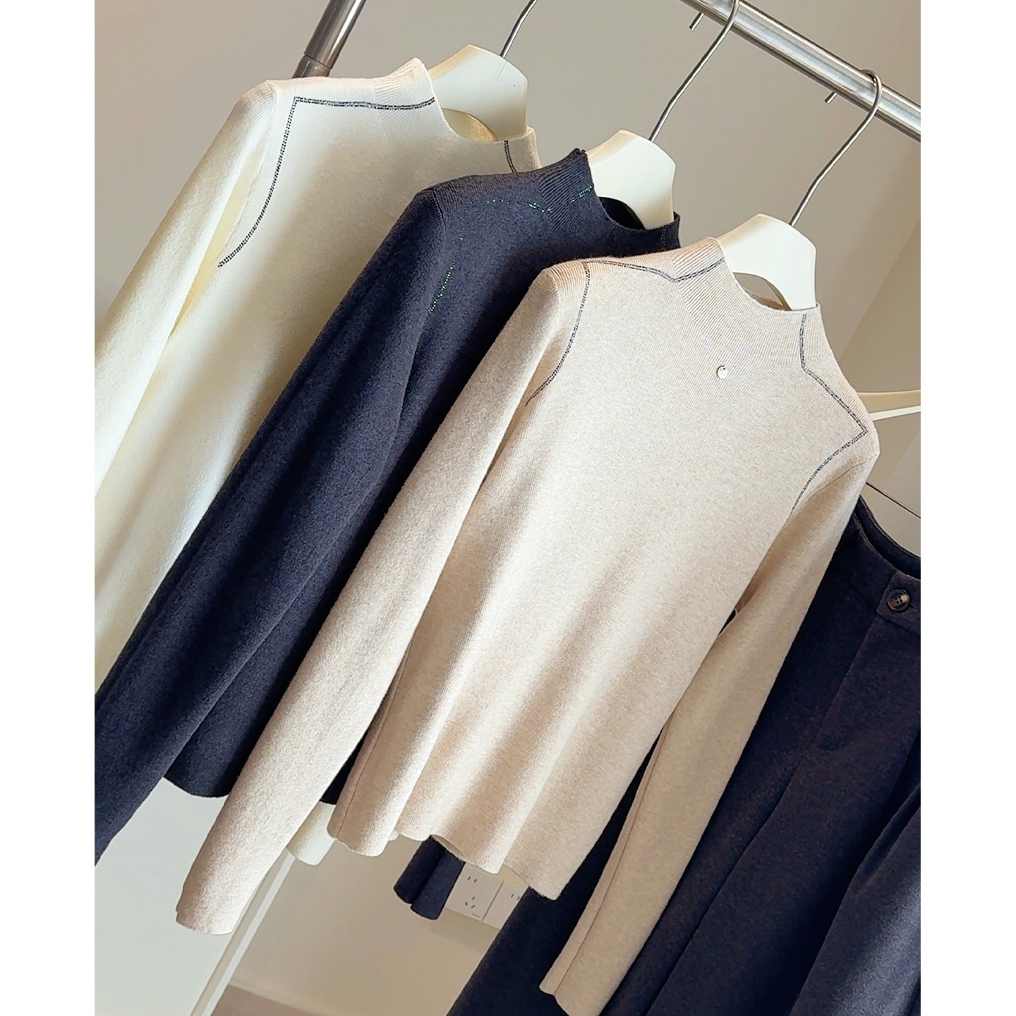 时尚立领重工烫钻毛针织女秋冬新款气质修身显瘦内搭毛衣打底衫