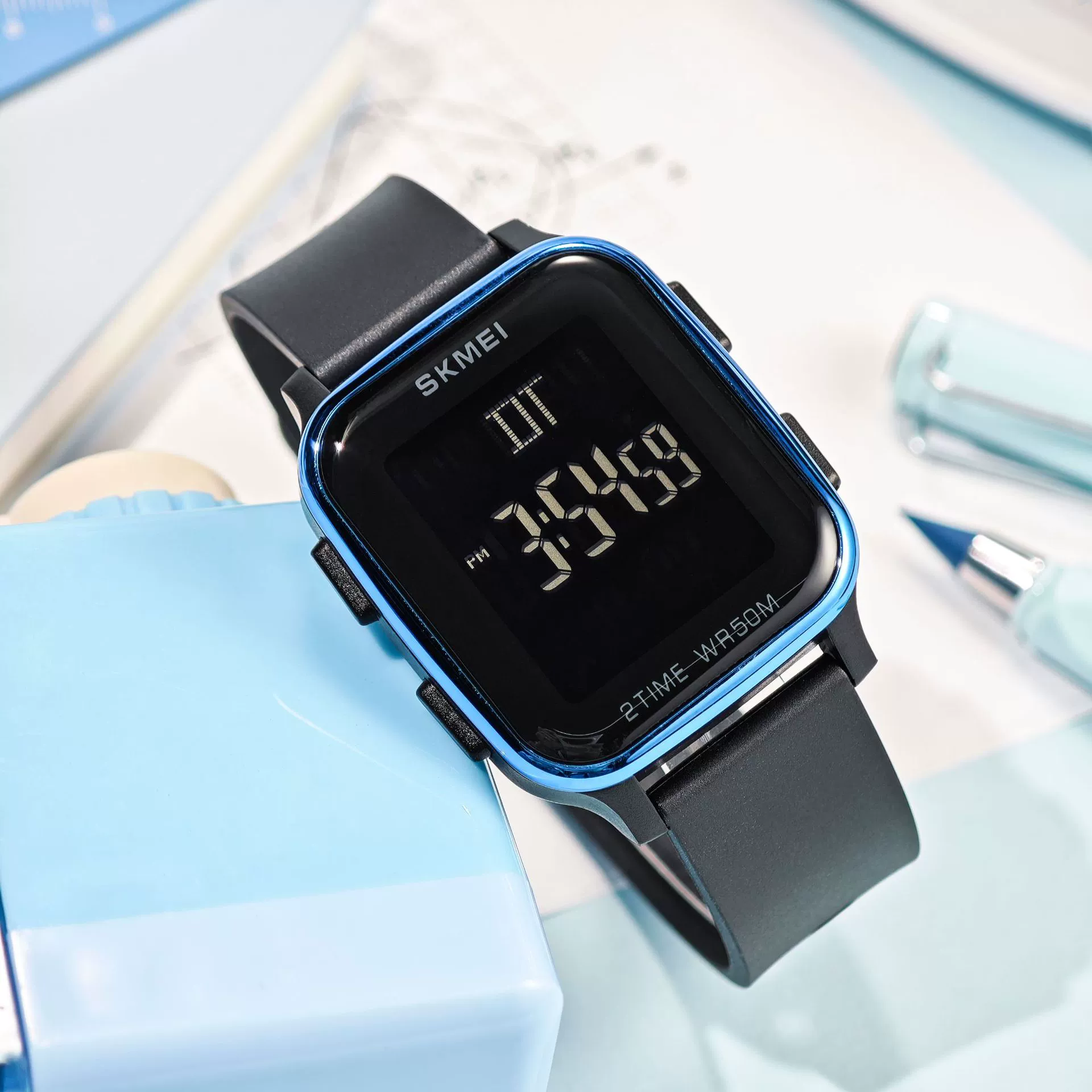 Men's sports fashionable square waterproof electronic trend digital watch