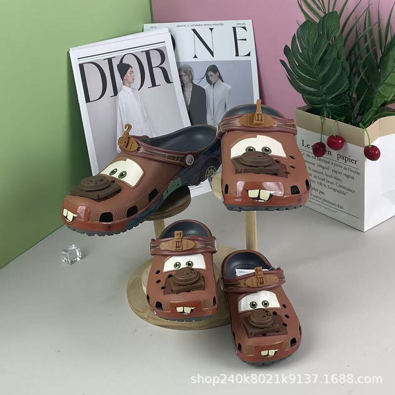 2025 New Mcqueen Car Croc Shoes Lightweight Beach Sandals Anti-Slip Slippers Boys and Girls Shoes
