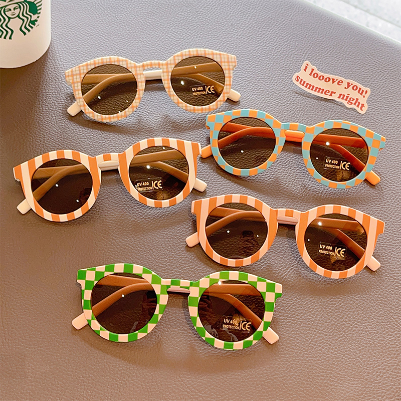 Children's sunglasses for boys and girls, trendy and stylish, 5 anti-UV, non-irritating to eyes, suitable for 3-year-old children and babies