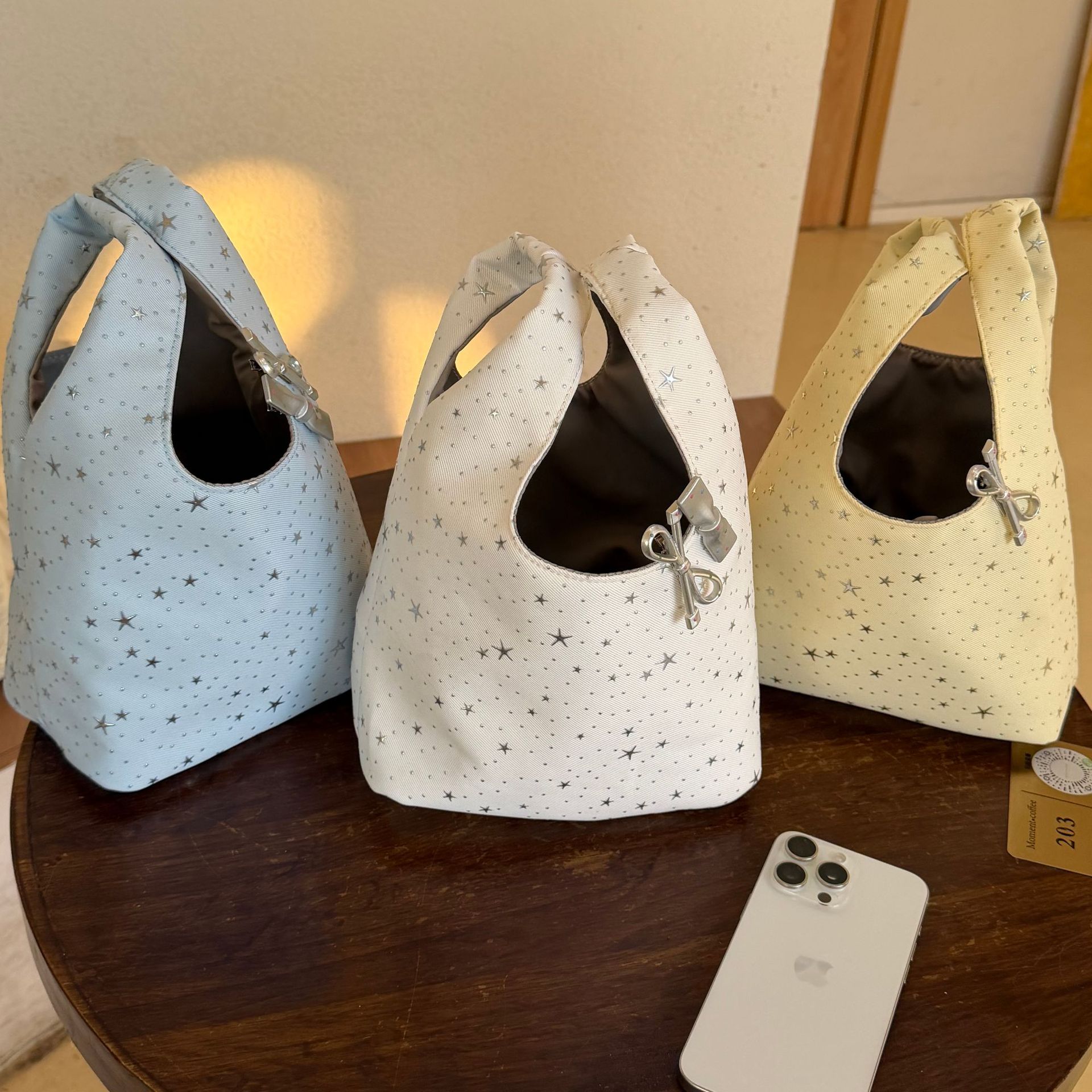 Coreano de alta calidad sensación de estrellas bolso de mano simple de viaje versátil bolsa de almacenamiento para el trabajo misceláneos bolso de cubo de mano para chicas image 4