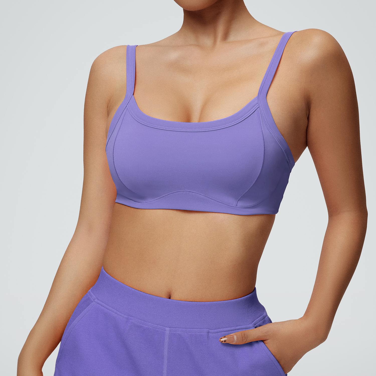Europa y América desnudos transfronterizos ropa interior deportiva vestida en el exterior para reunir la espalda hermosa bra de yoga para mujeres a prueba de choques bra de fitness integrado
