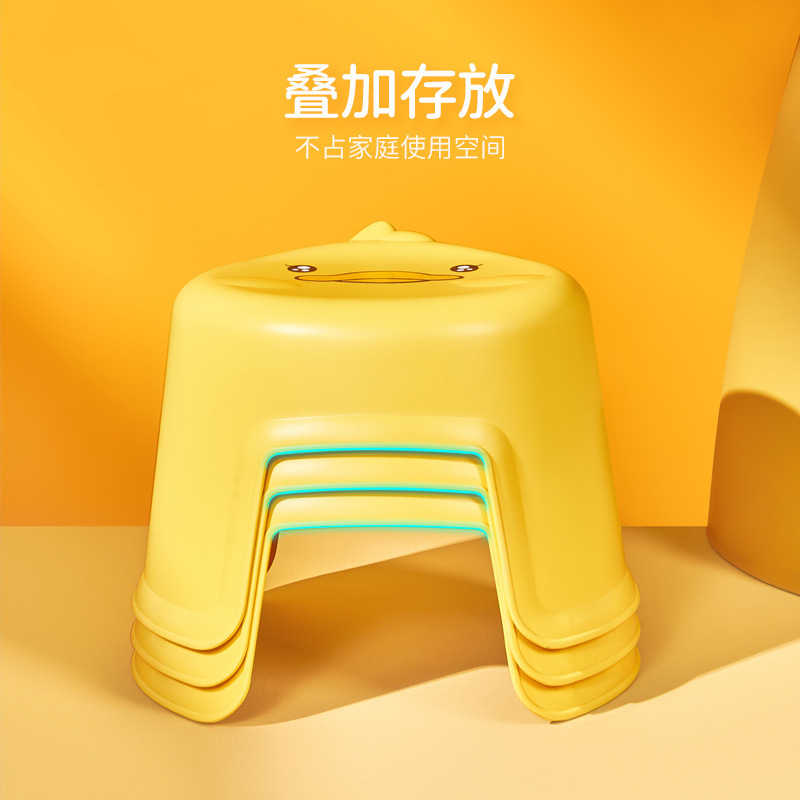 ����С����ԡ�ҷ���̤�ŵʼ��ÿ�ͨС��ʱ�������С��Ѽ��ͯ��