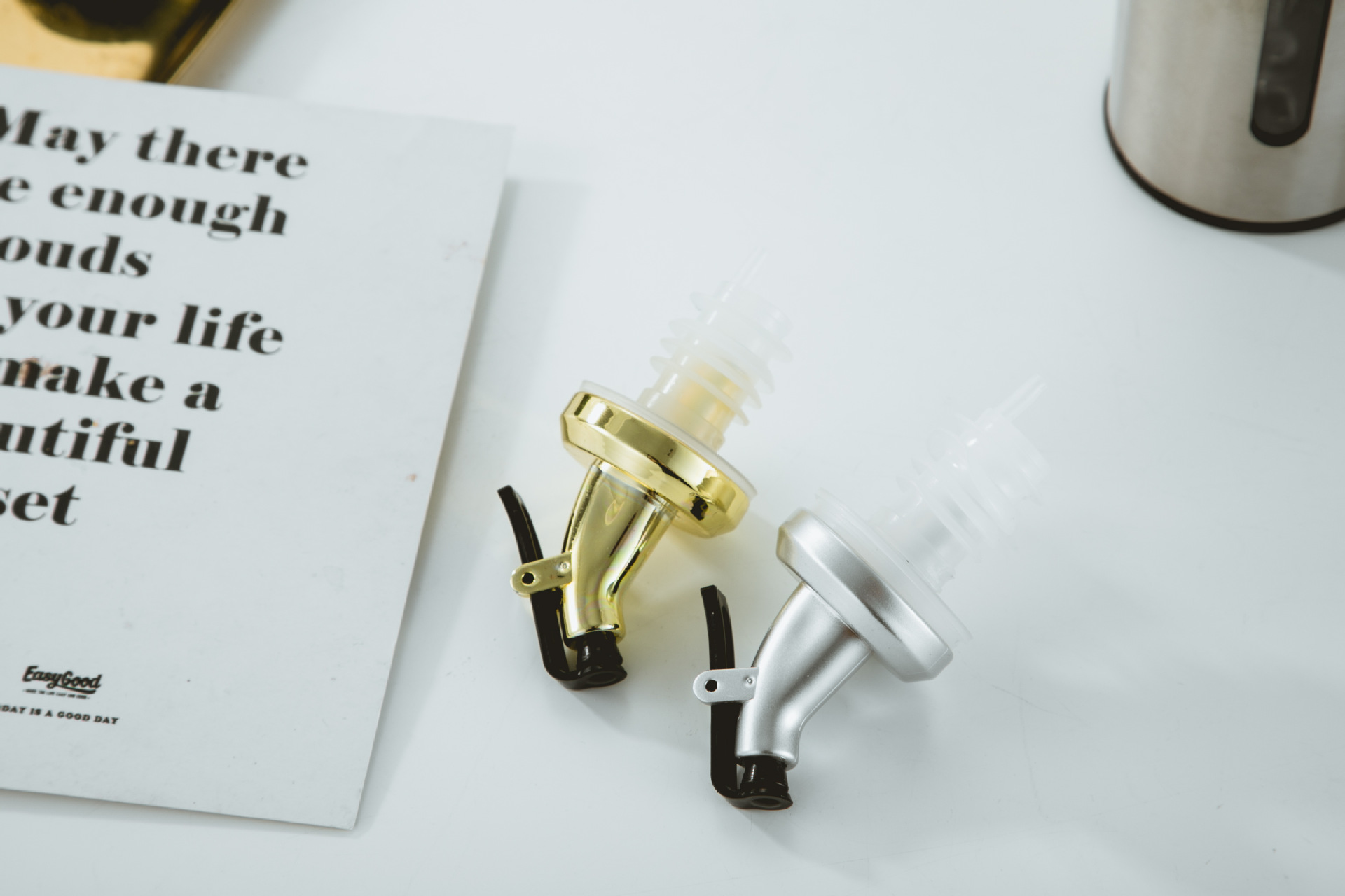 Stainless steel oil bottle spice bottle visual oil control bottle oil control jar kitchen spice bottle light soy sauce barbecue vinegar gold-plated