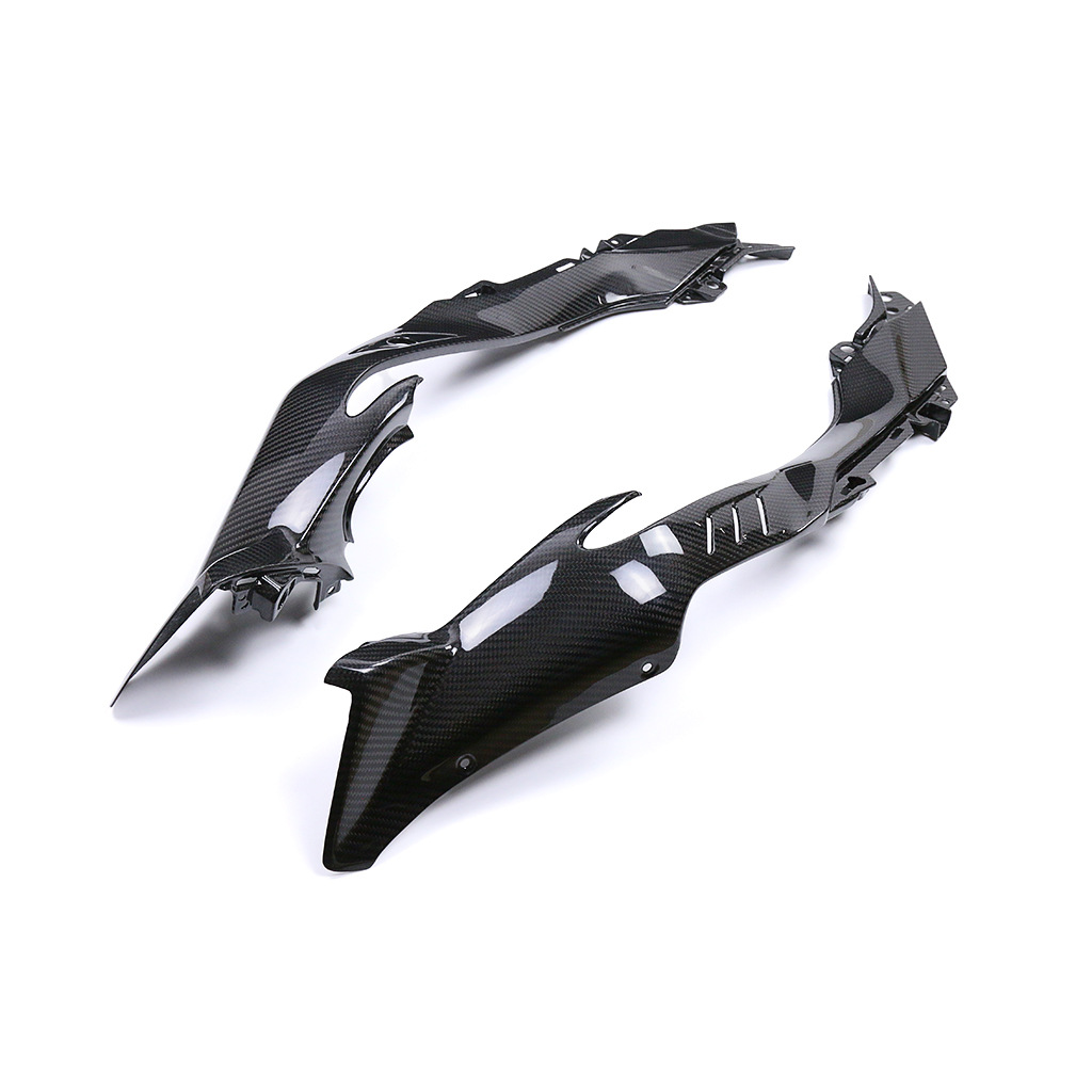 Suitable for CFMOTO spring wind 800NK rhinoceros + motorcycle modified carbon fiber shell parts car body rear seat side plate