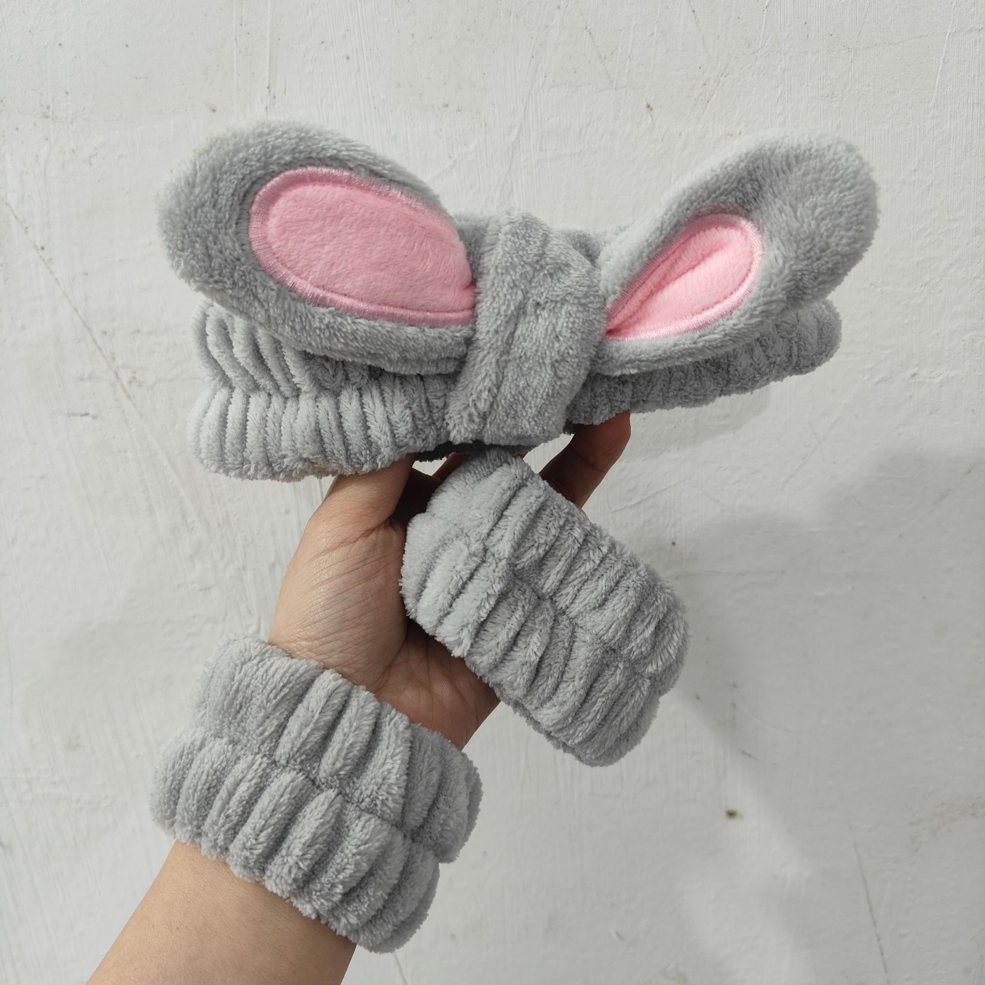 Otoño y invierno nuevo super lindos dibujos animados animal correa de cabello conjunto de correa de muñeca a prueba de humedad presión protector de cabello de muñeca lavado de la cara accesorios de cabello al por mayor