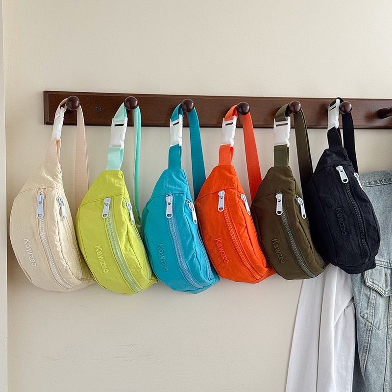 Chao cool letras letras bolsos de pecho para niños y niñas letras de estilo extranjero bolsos deportivos casuales para bebés nuevos bolsos de cintura para niños transfronterizos