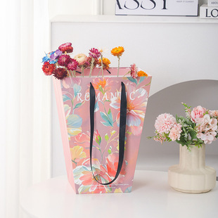Internet Celebrity Special Large Trapezoidal Flower Bouquet Gift Packaging Flower Arrangement Handbag Valentine's Day Gift Bag Wholesale Price