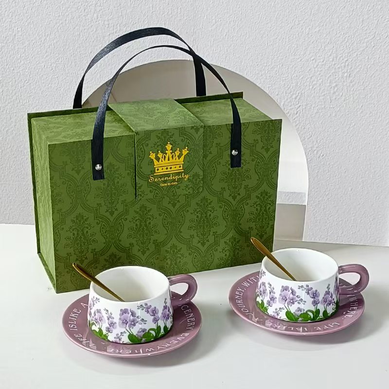 Taza de café francesa de nicho, mariposa de alta calidad, lujo ligero, retro, alta sensación, taza de menú de la tarde de cerámica inglesa.