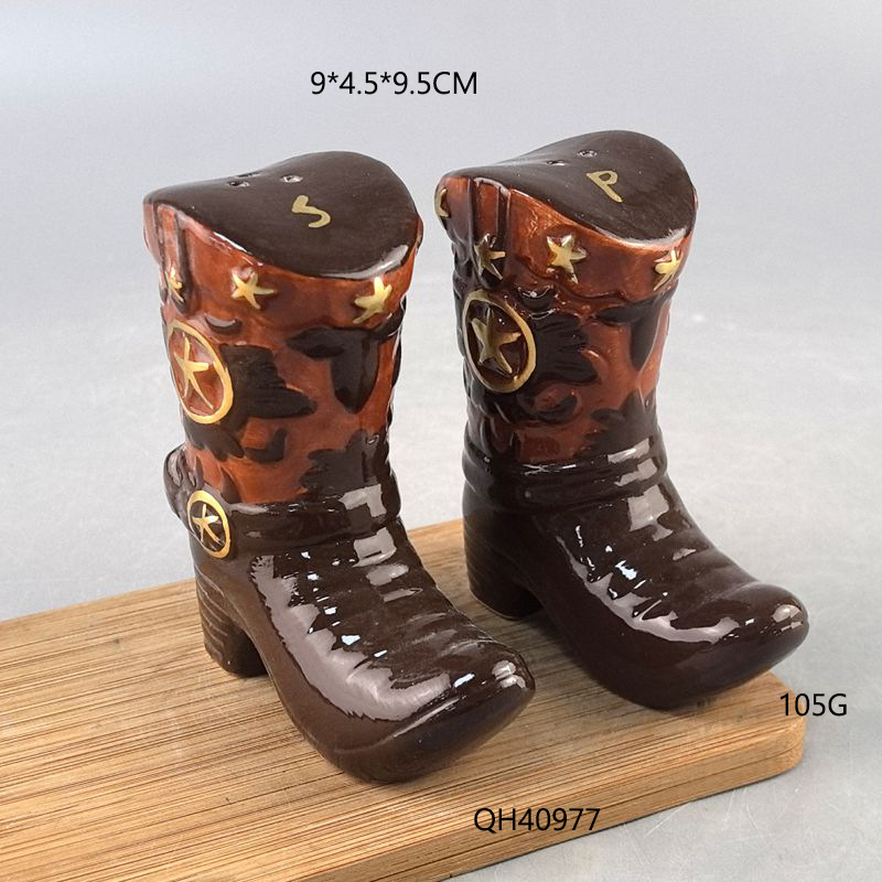 Spot cuidadosamente seleccionado botella de pimienta de cerámica navideña serie muñeco de nieve botella de condimento sólido de cocina porosa de estilo occidental