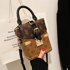 網紅手提老花盒子小方包女2023新款洋氣單肩包百搭秋冬斜挎包