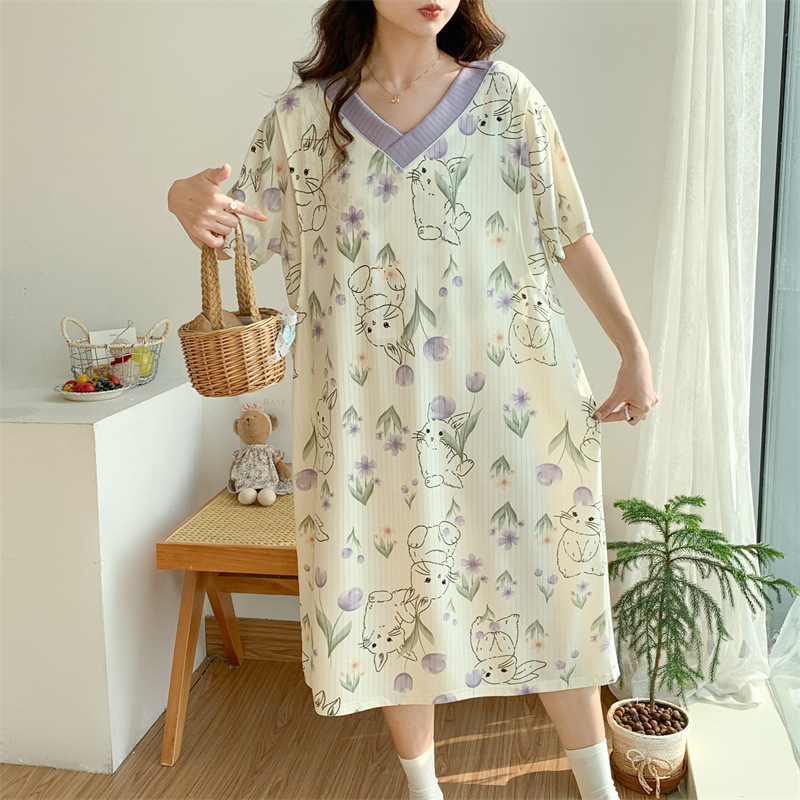 大きいサイズの300斤の月子服の夏の薄いタイプの半袖の妊婦は乳を与えます。