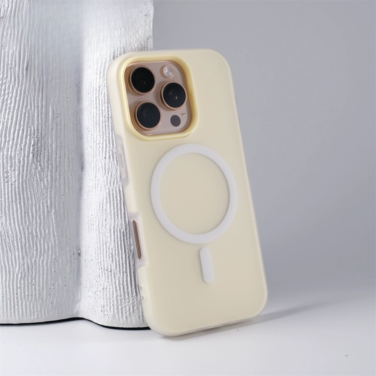 Чехол для телефона (Apple iPhone 15) матовый защитный магнитный кейс, кольцо MagSafe, многоцветный