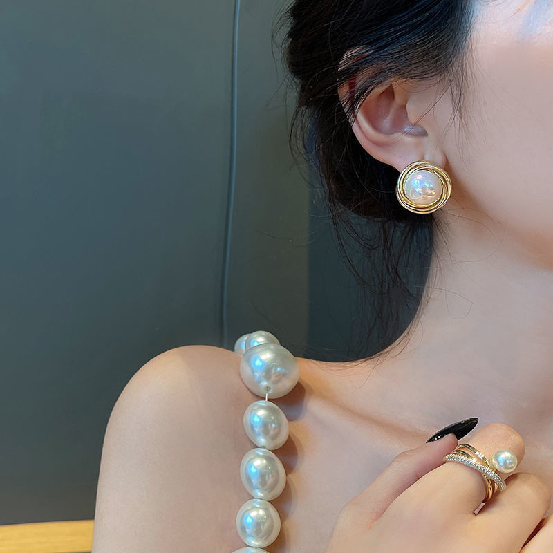 Earrings Image 4