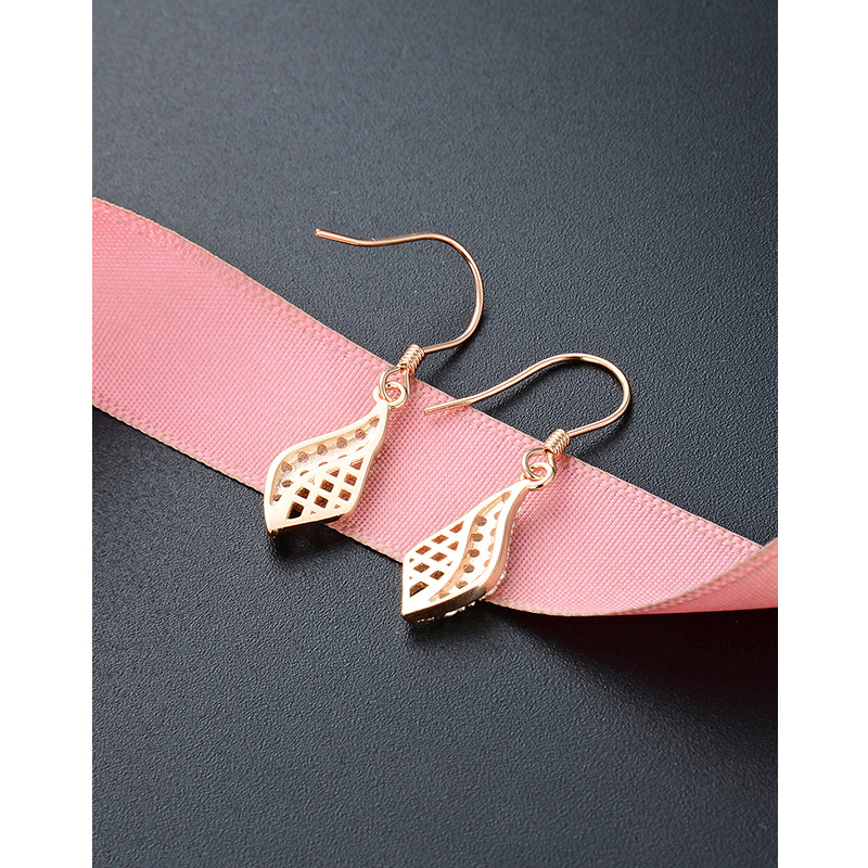 Pendientes incrustados en diamantes en forma de diamante para mujer 925 nicho de plata esterlina de alto grado 2024 nuevos pendientes largos y elegantes con gancho para la oreja