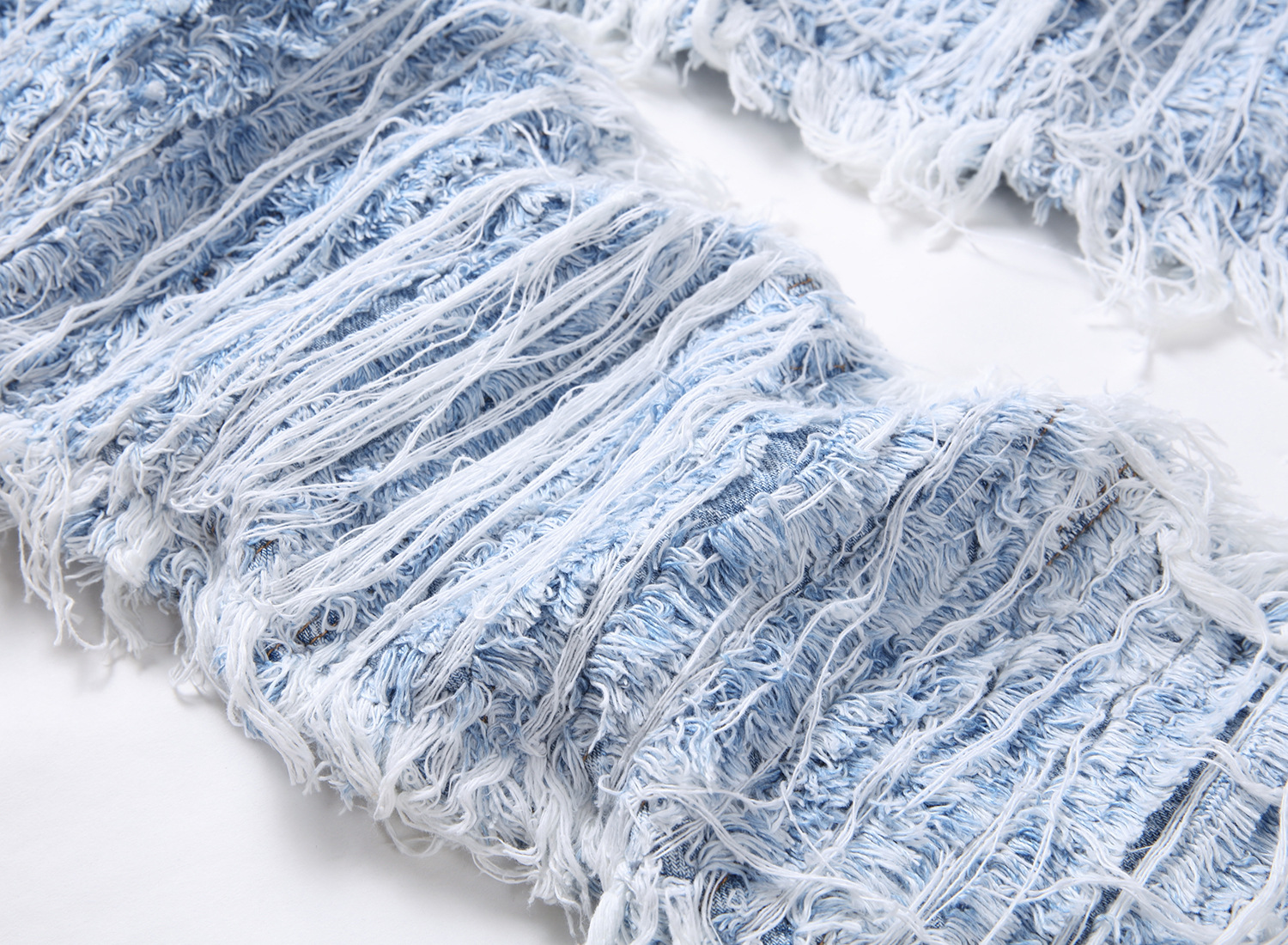 Herrenbekleidung - Trendy, strapazierfähige, gestapelte, lockere Hose mit Quasten, bestickten Haarschnitten und Schnurrbart-Jeans mit lockerem Saum für Männer_voghion.com