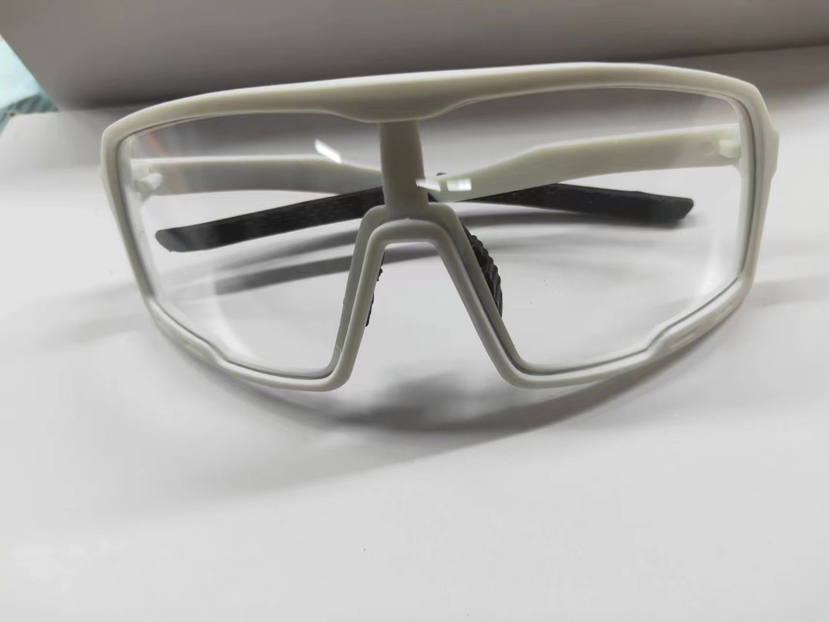 Gafas de ciclismo de moda transfronterizas, gafas deportivas de esquí al aire libre, gafas de sol de montura grande de una pieza, gafas de sol de mercurio reflectantes de colores