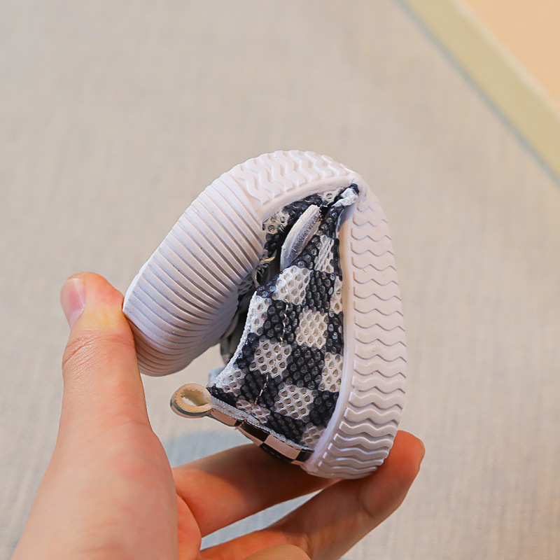 Zapatos de red transpirables para niños de verano, zapatos casuales de galletas para niños y niñas, zapatos coreanos para bebés, medias sandalias para niños, suela suave