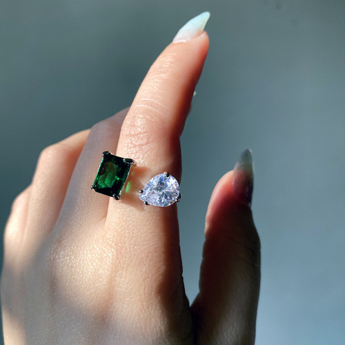 Versa emerald square treasure adjustable ring for women 18K gold plated multi-faceted bright white diamond water drop niche ring